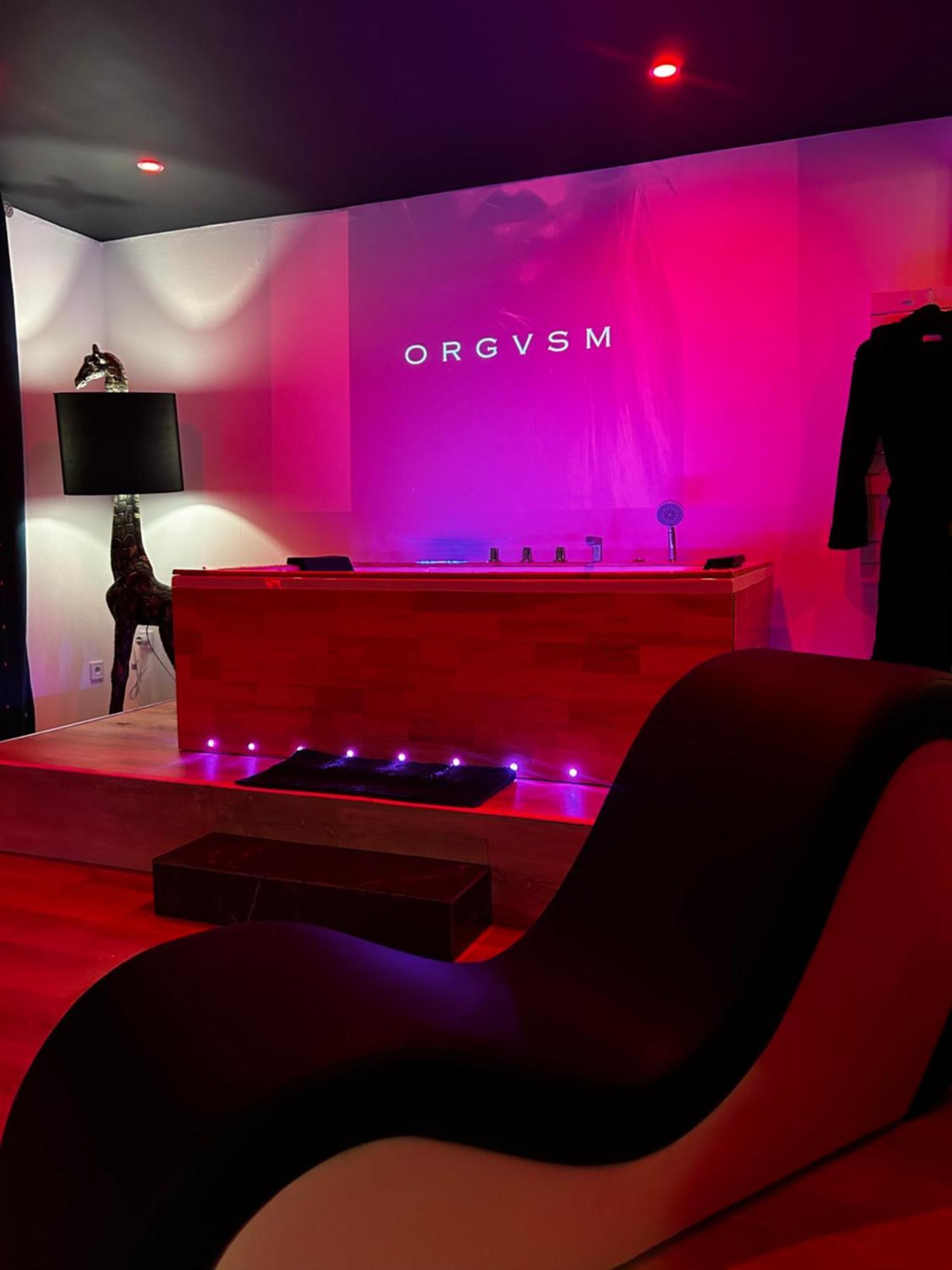 Love Room Haut De Gamme - L'Extase Avec Jacuzzi Violaines Zewnętrze zdjęcie